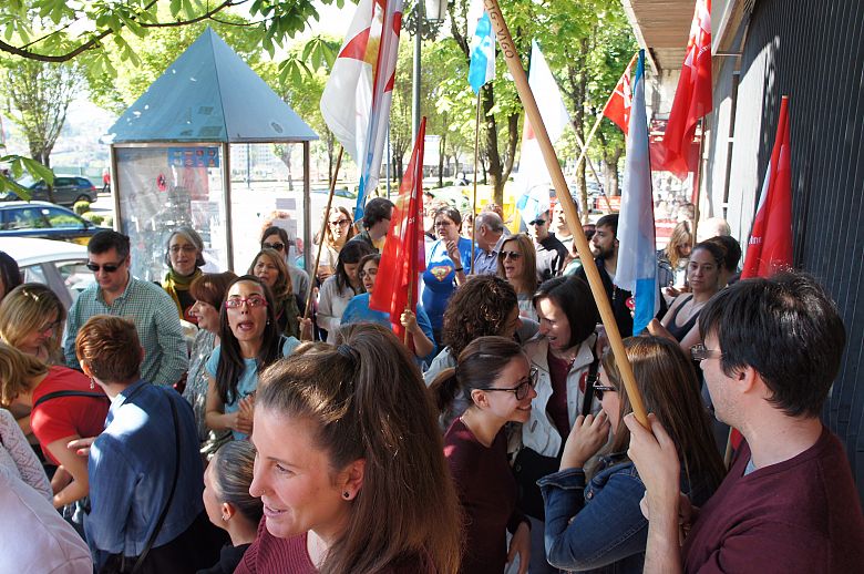 2016 04 26 ParoSituacionLaboralDespidosUnisonoVigo08.JPG